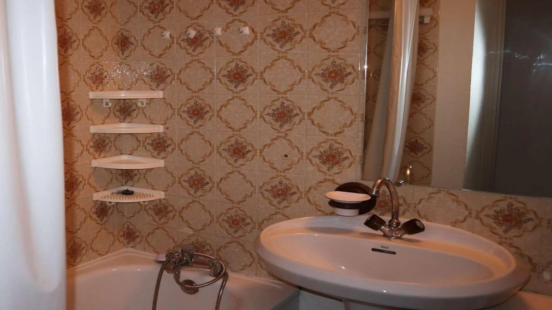 Studio Cosy Les Orres, 300M Commerces, 150M Remontee, Parking, Animaux Admis - Fr-1-322-271 Apartment